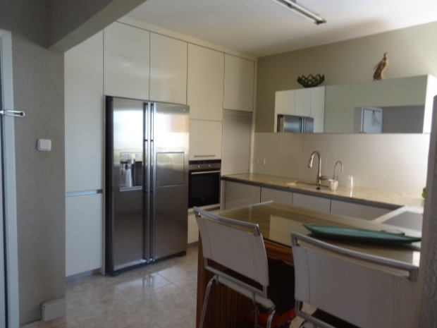 3 חד' עם נוף לים בבת ים.