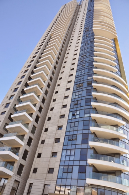 Новая 5 ком. квартира в самом высоком жилом здании в Израиле.