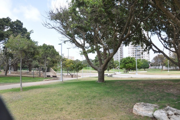 3 חד' בבניין חדש ליד הים.